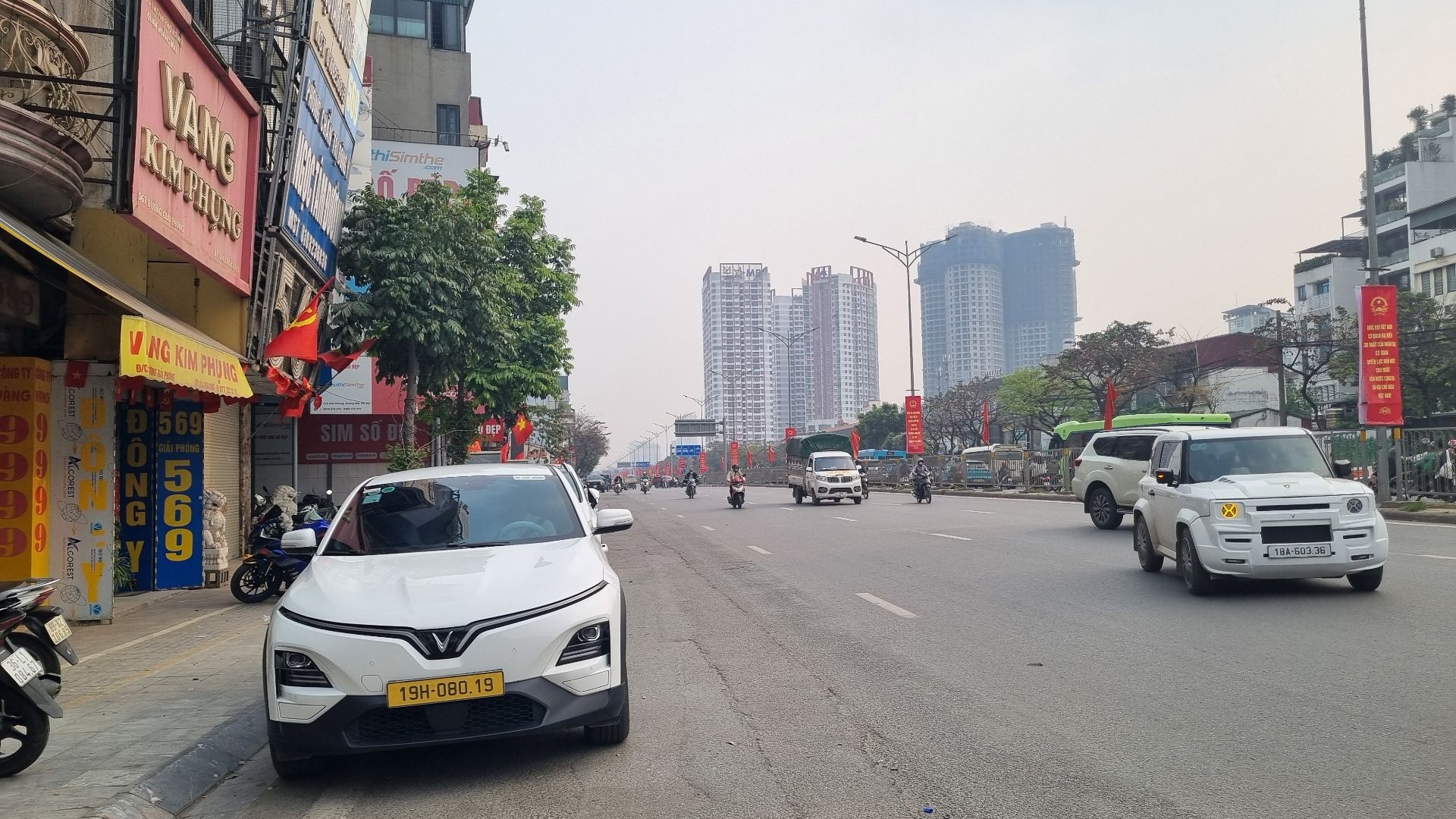 Bán nhà Giải Phóng - diện tích 43m2 3 tầng - Mặt phố mặt tiền rộng - giá 17,2 tỷ