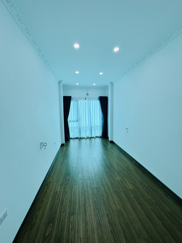 Bán nhà Thịnh Liệt - diện tích 31m2 6 tầng - Ô TÔ TRÁNH - giá 13,2 tỷ