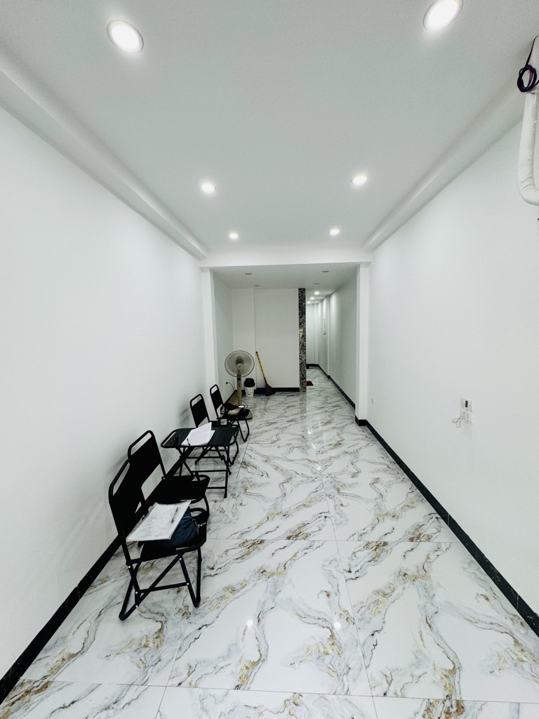 Bán nhà Thịnh Liệt - diện tích 31m2 6 tầng - Ô TÔ TRÁNH - giá 13,2 tỷ