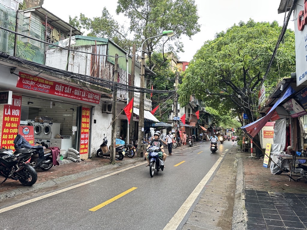 Bán nhà 8/3 - diện tích 78m2 1 tầng - Mặt phố, vừa ở vừa kinh doanh - giá 6,25 tỷ