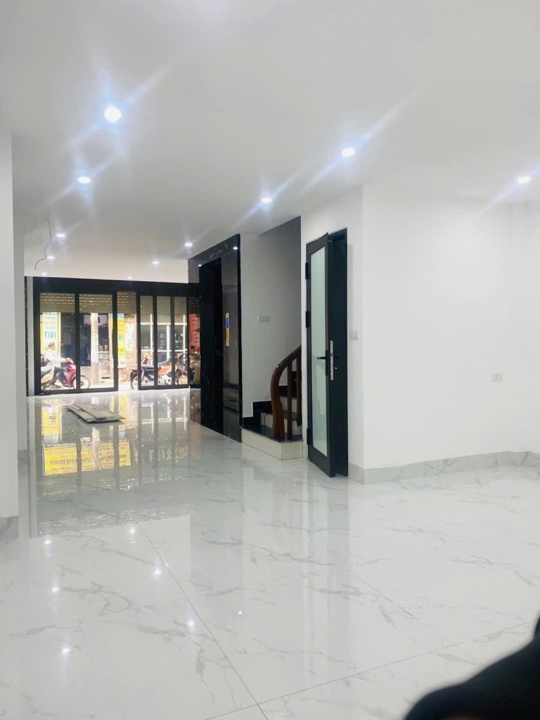 Bán nhà Định Công Thượng - diện tích 80m2 7 tầng - MẶT PHỐ - TOÀ VĂN PHÒNG - giá 27 tỷ