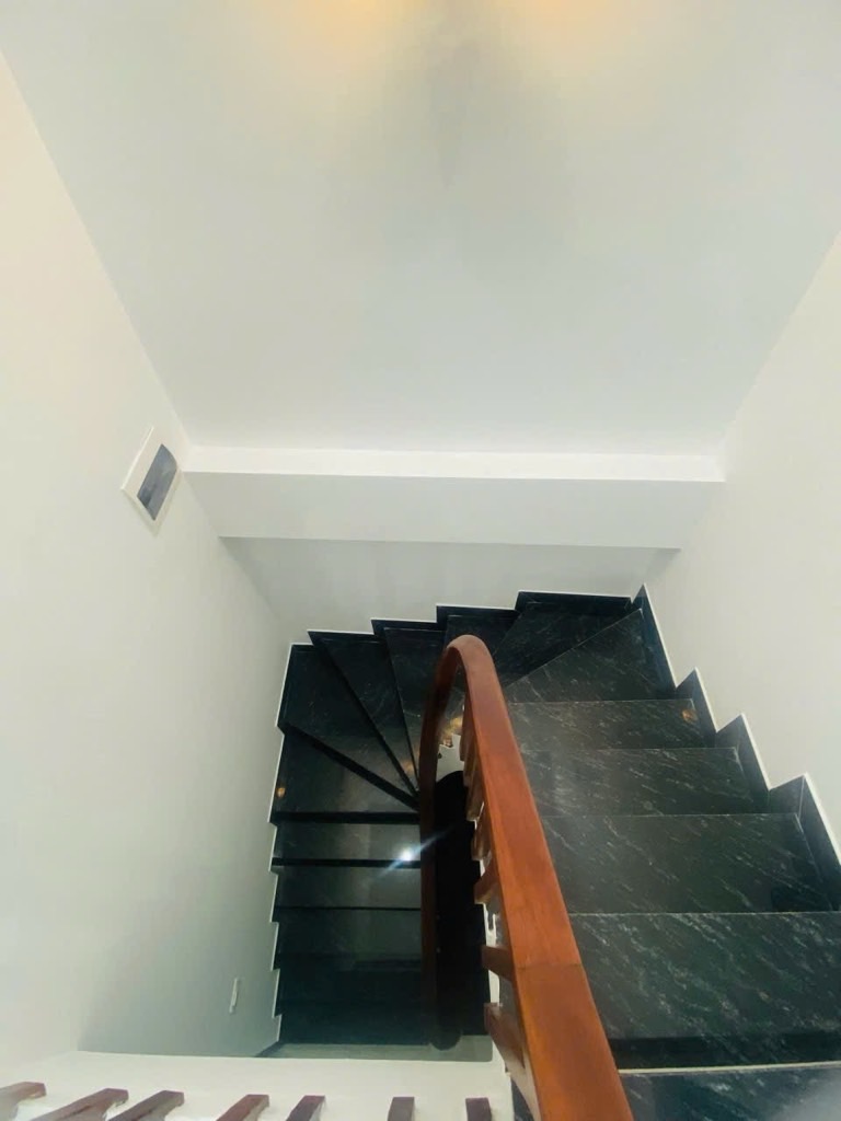 Bán nhà Định Công Thượng - diện tích 80m2 7 tầng - MẶT PHỐ - TOÀ VĂN PHÒNG - giá 27 tỷ