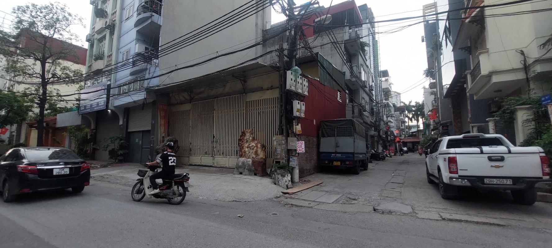 Bán nhà Giải Phóng - diện tích 80m2 5 tầng - Đất - giá 25 tỷ