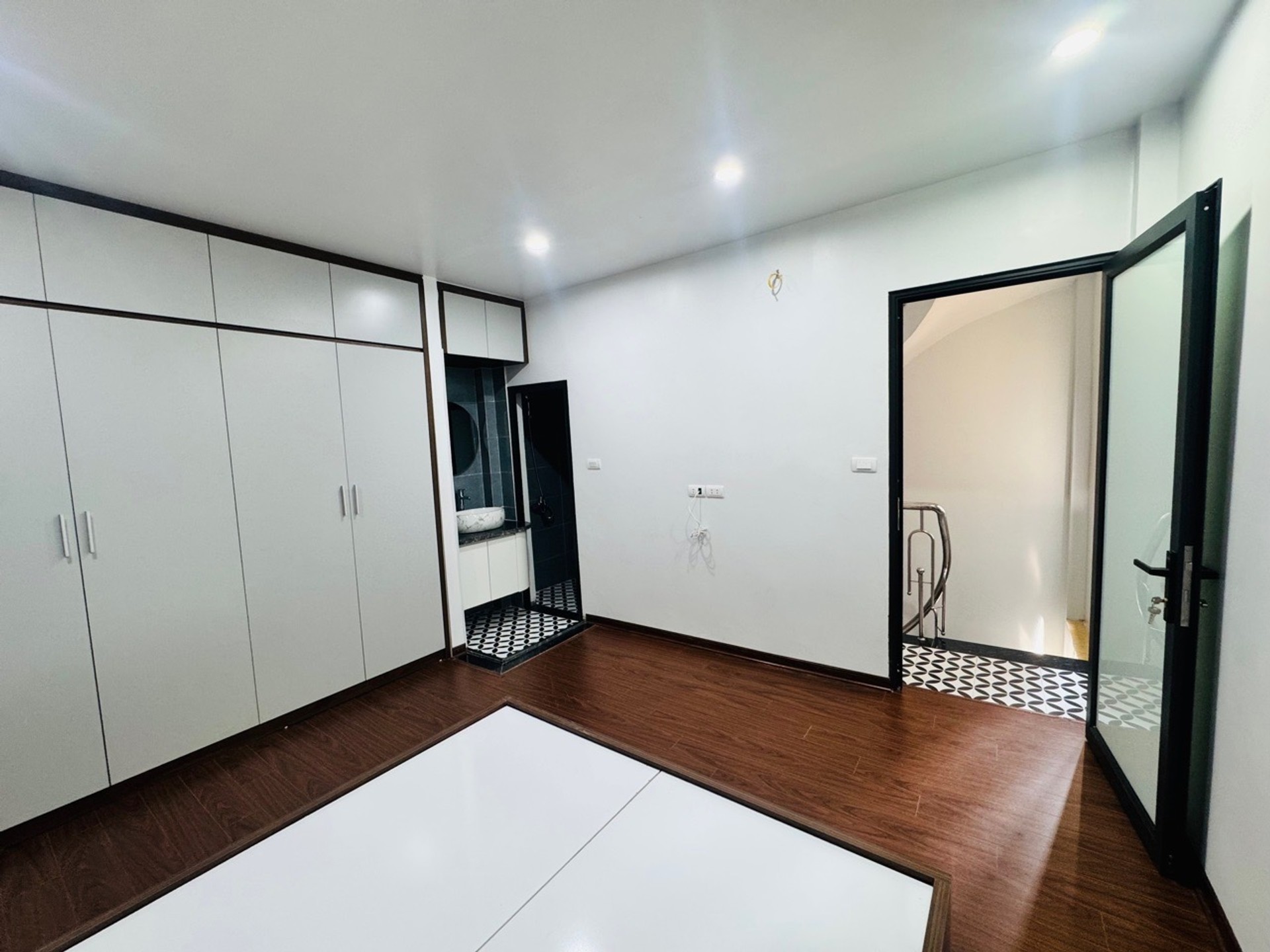 Bán nhà Vĩnh Hưng - diện tích 25m2 4 tầng - Nhà mới tinh, ô tô đỗ cửa - giá 7,25 tỷ