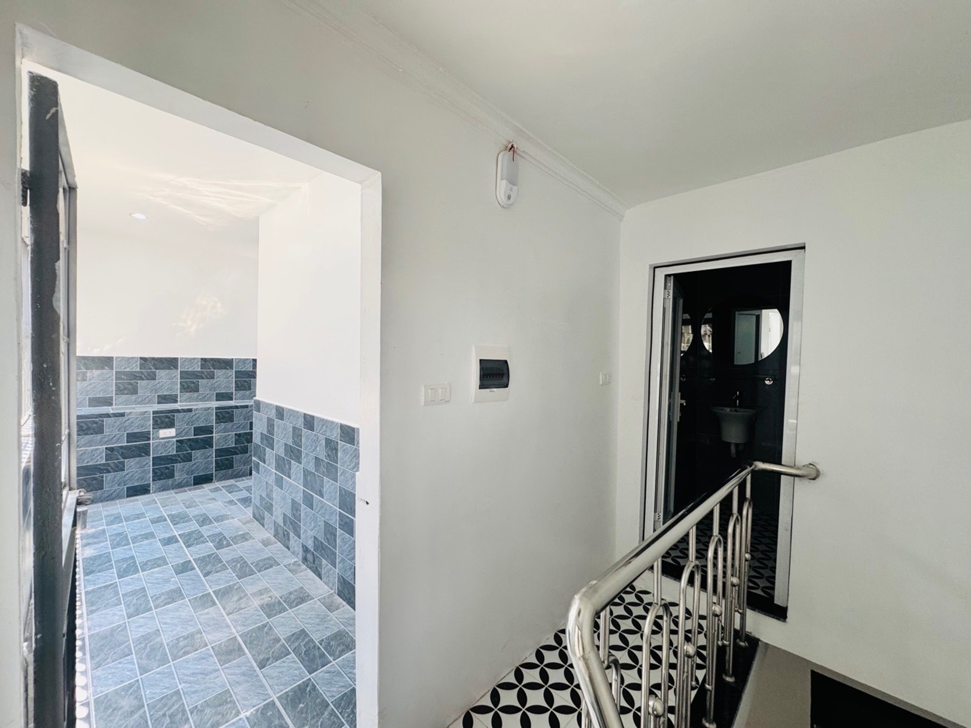 Bán nhà Vĩnh Hưng - diện tích 25m2 4 tầng - Nhà mới tinh, ô tô đỗ cửa - giá 7,25 tỷ