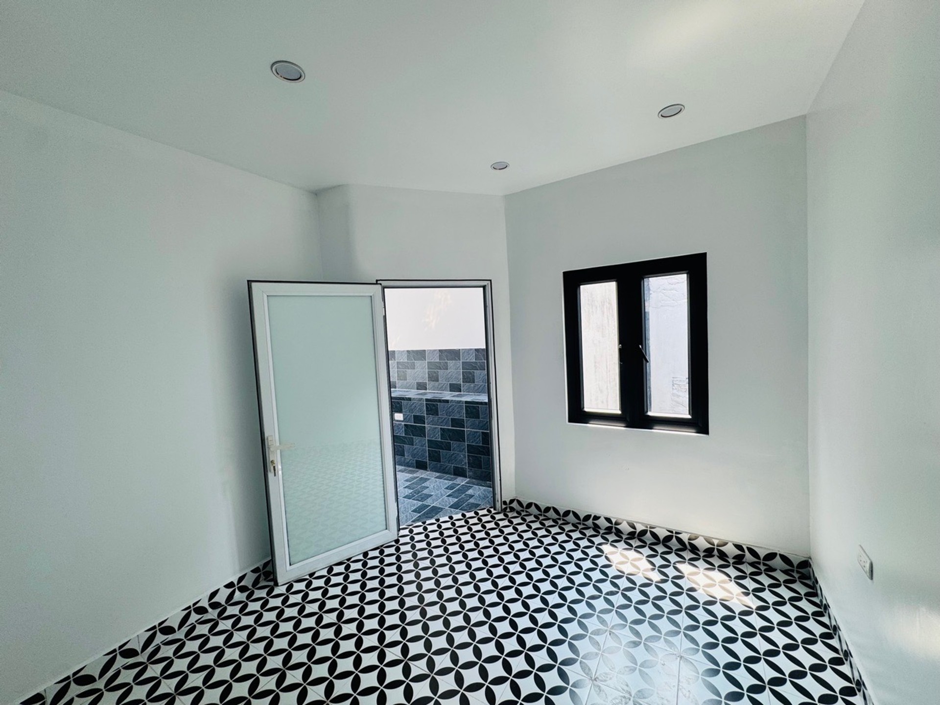 Bán nhà Vĩnh Hưng - diện tích 25m2 4 tầng - Nhà mới tinh, ô tô đỗ cửa - giá 7,25 tỷ