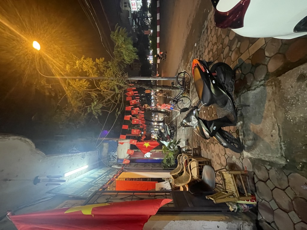 Bán nhà Vũ Tông Phan - diện tích 65m2 3 tầng - Mặt phố kinh doanh sầm uất - giá 36 tỷ