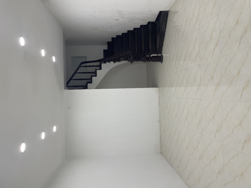 Bán nhà Vũ Tông Phan - diện tích 65m2 3 tầng - Mặt phố kinh doanh sầm uất - giá 36 tỷ