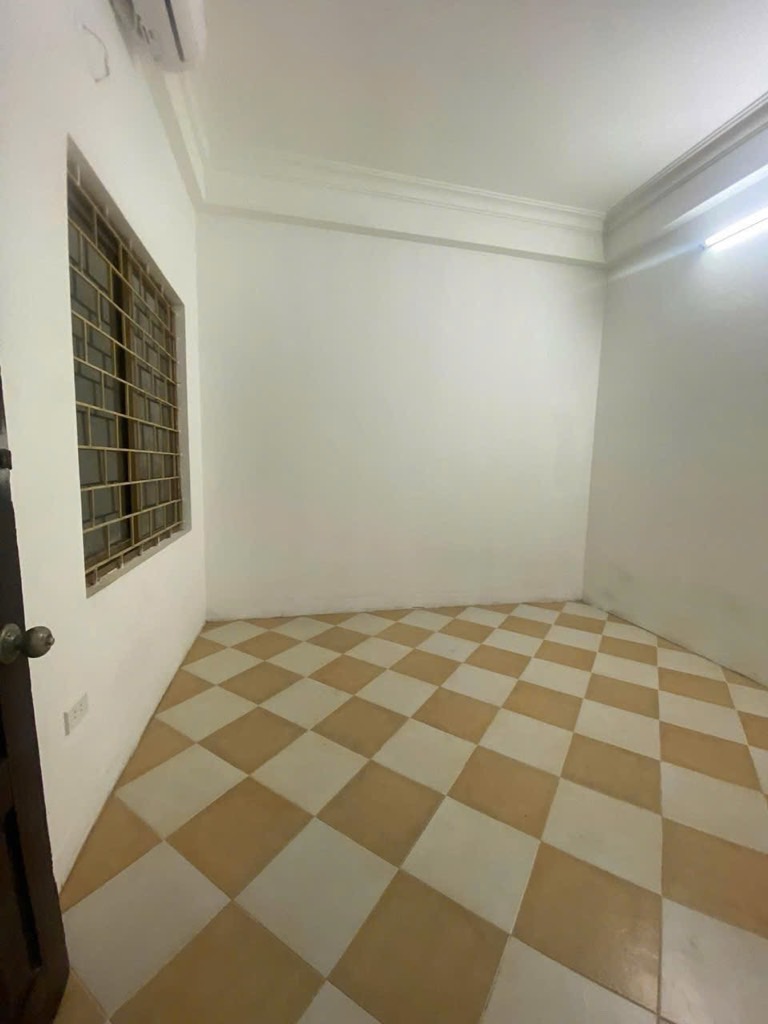 Bán nhà Vũ Tông Phan - diện tích 65m2 3 tầng - Mặt phố kinh doanh sầm uất - giá 36 tỷ