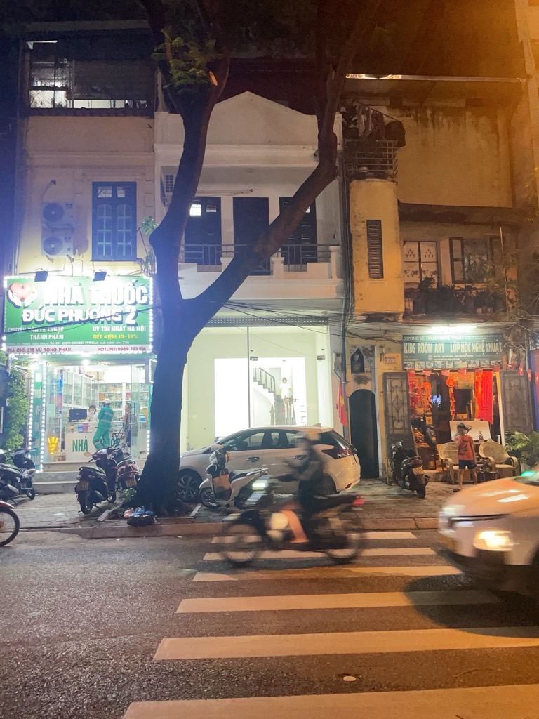 Bán nhà Vũ Tông Phan - diện tích 65m2 3 tầng - Mặt phố kinh doanh sầm uất - giá 36 tỷ