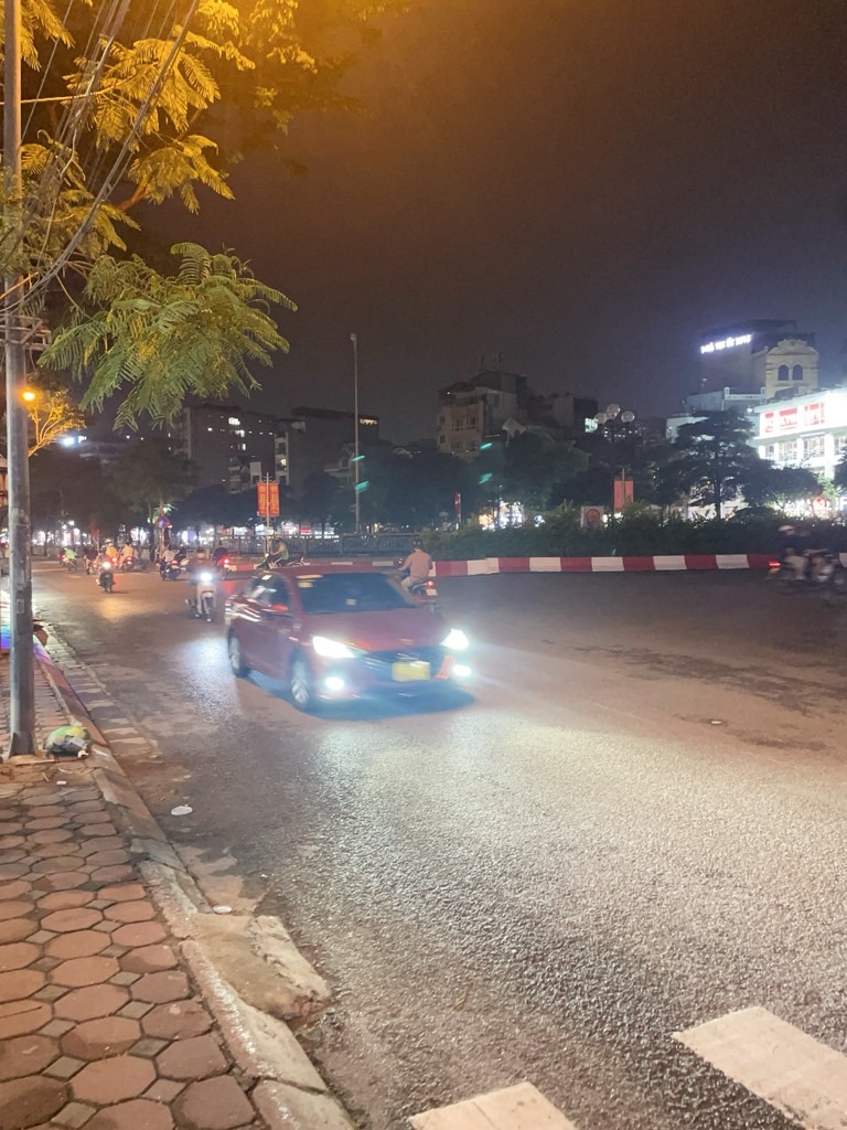 Bán nhà Vũ Tông Phan - diện tích 65m2 3 tầng - Mặt phố kinh doanh sầm uất - giá 36 tỷ