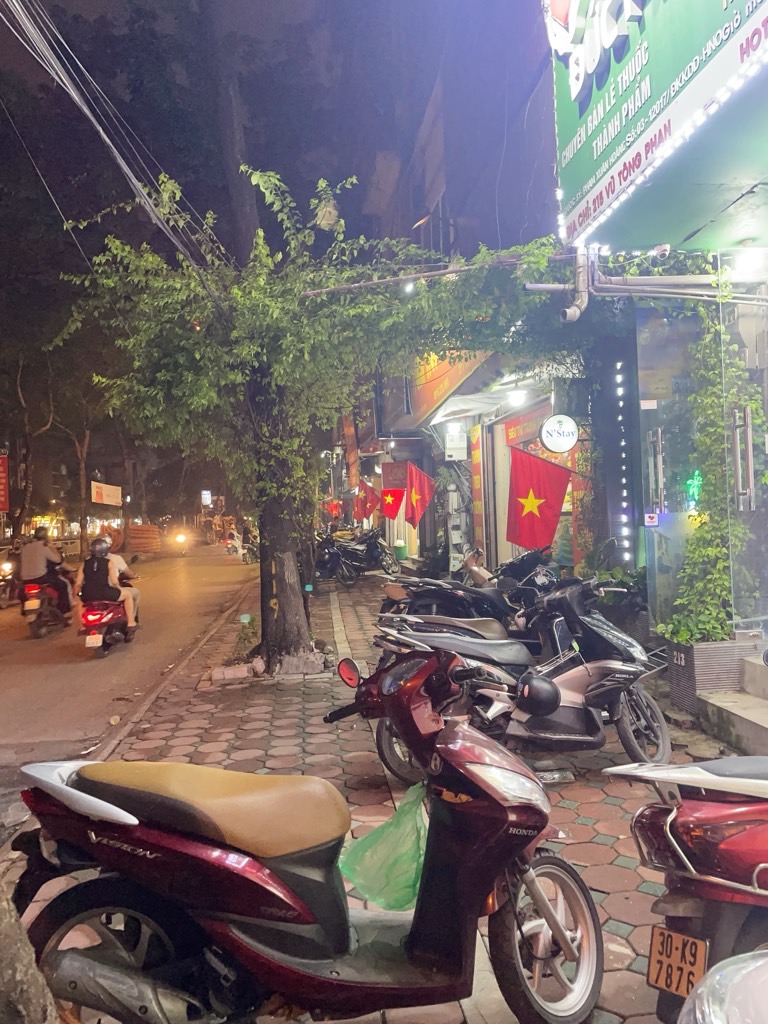 Bán nhà Vũ Tông Phan - diện tích 65m2 3 tầng - Mặt phố kinh doanh sầm uất - giá 36 tỷ