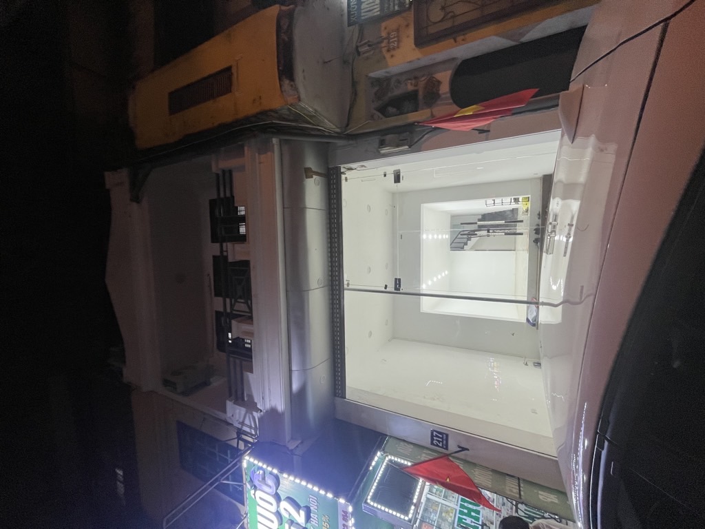 Bán nhà Vũ Tông Phan - diện tích 65m2 3 tầng - Mặt phố kinh doanh sầm uất - giá 36 tỷ