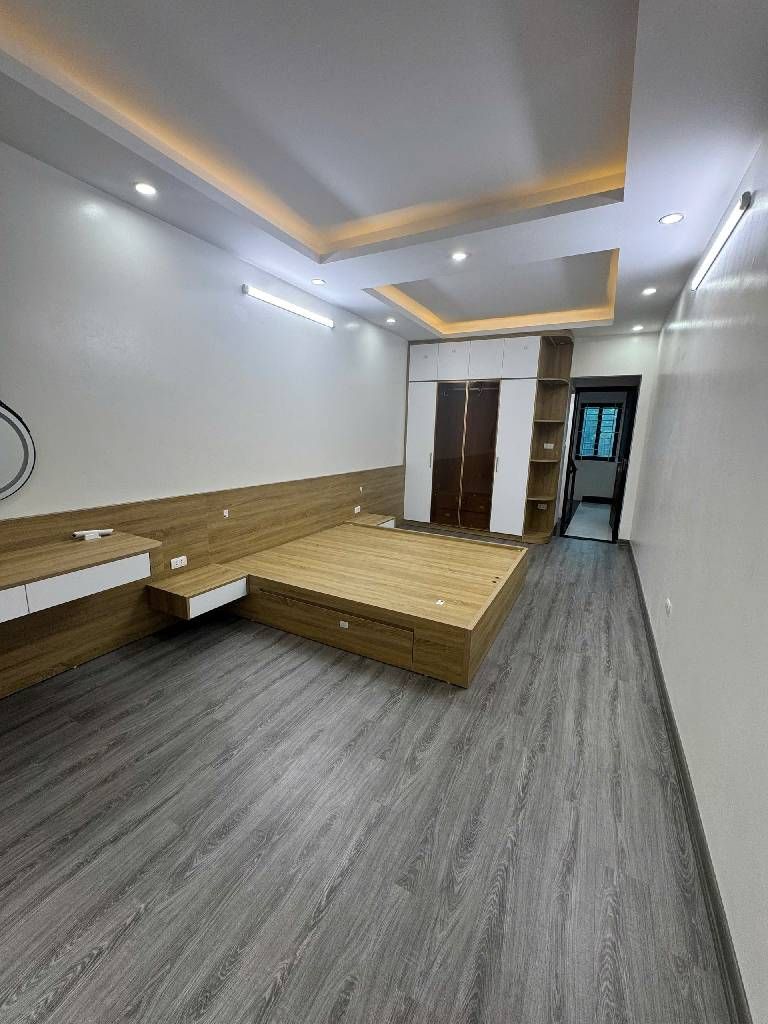 Bán nhà Thịnh Liệt - diện tích 35m2 5 tầng - ô tô vào nhà - giá 9,95 tỷ