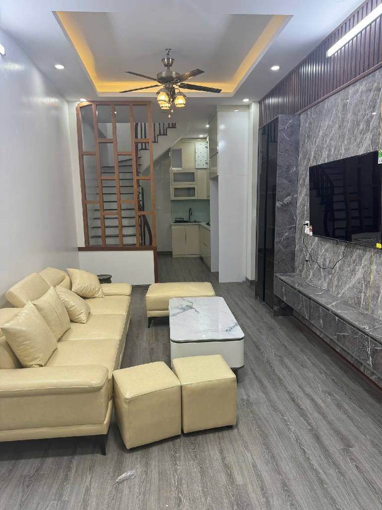 Bán nhà Thịnh Liệt - diện tích 35m2 5 tầng - ô tô vào nhà - giá 9,95 tỷ