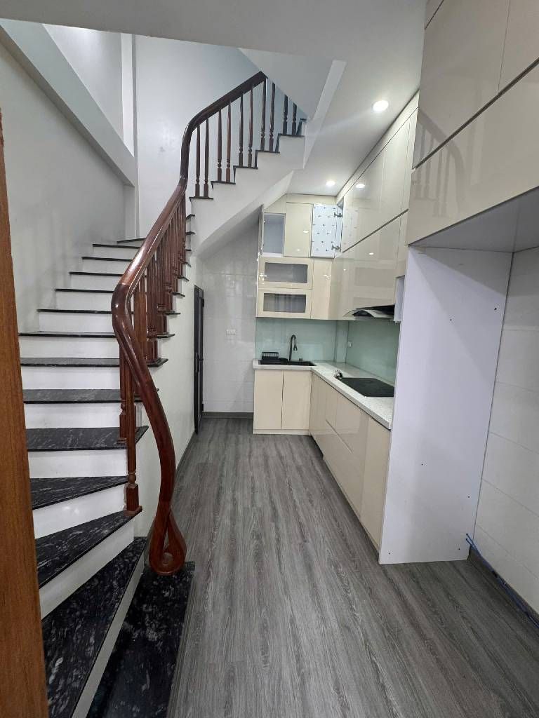 Bán nhà Thịnh Liệt - diện tích 35m2 5 tầng - ô tô vào nhà - giá 9,95 tỷ
