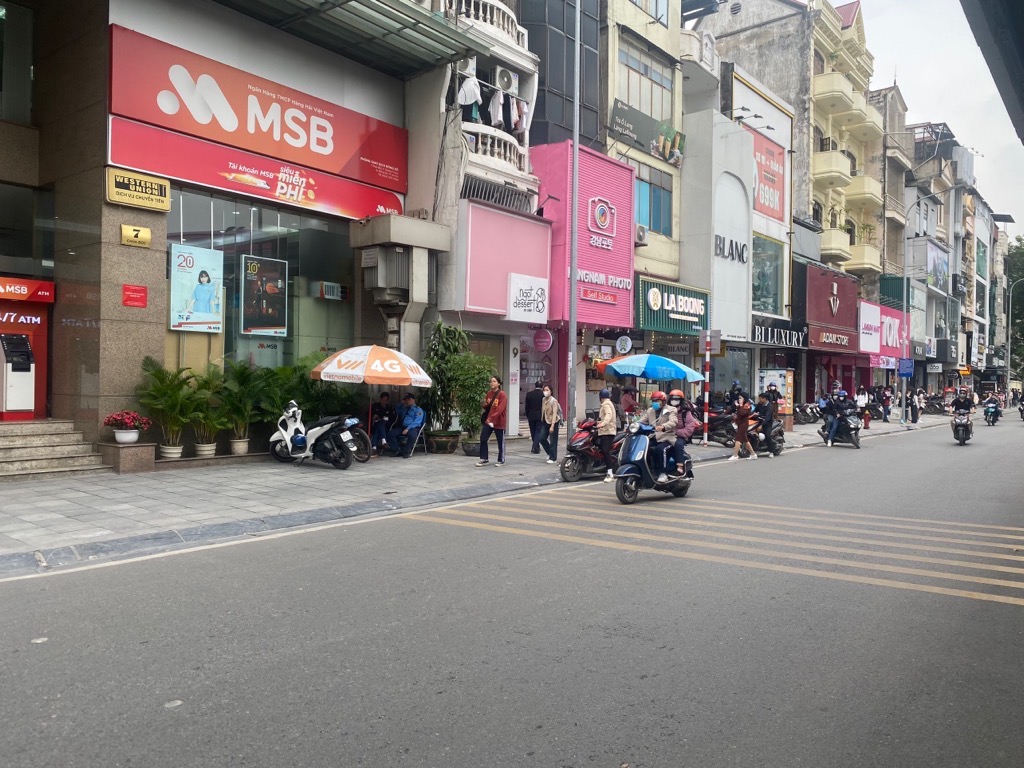 Bán nhà Chùa Bộc - diện tích 52,3m2 5 tầng - MẶT PHỐ VIP - HAI THOÁNG - KINH DOANH MỌI LOẠI HÌNH - giá 32 tỷ