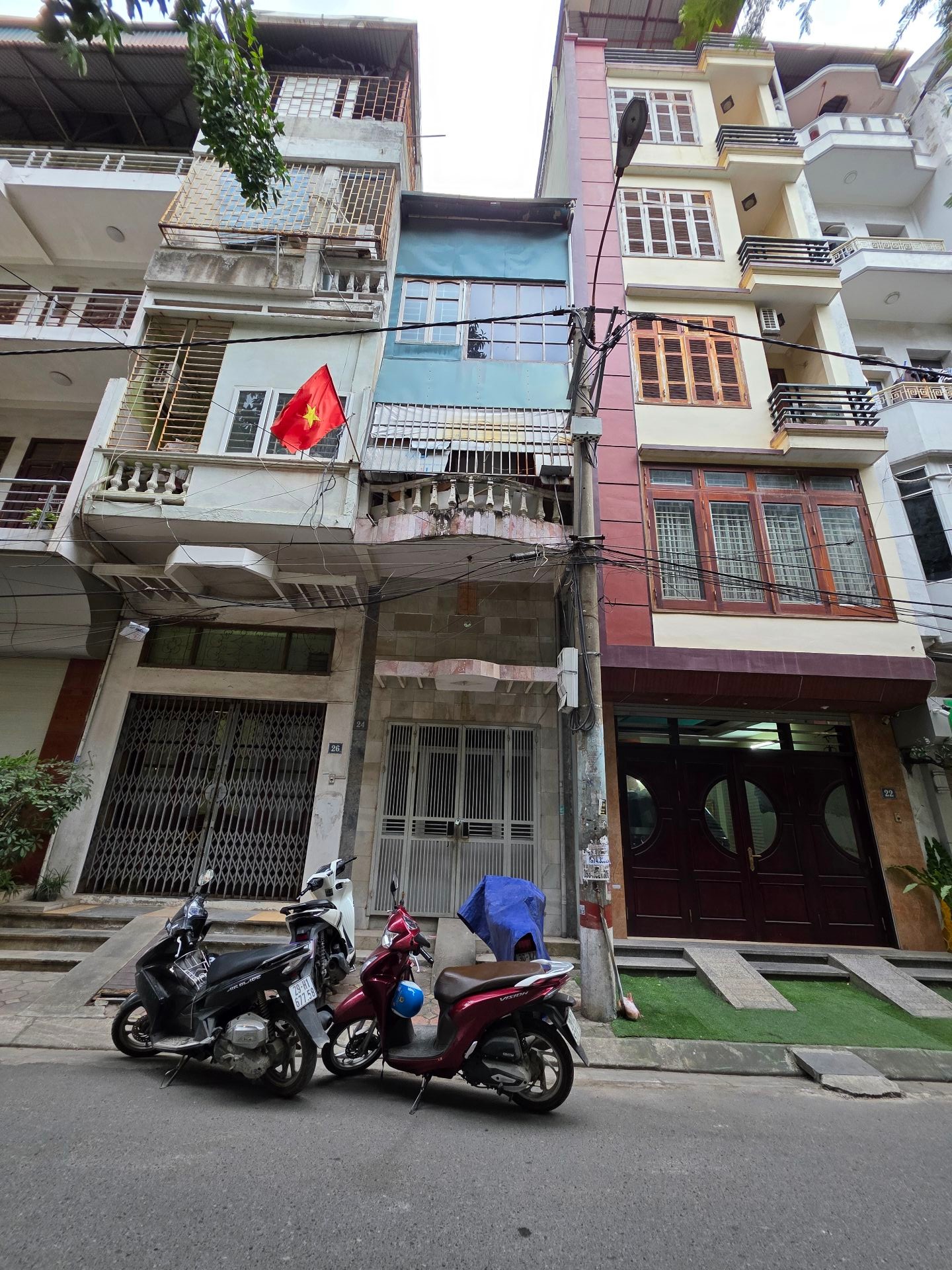 Bán nhà Tam Trinh - diện tích 34m2 3 tầng - Ô tô tránh - giá 10,9 tỷ