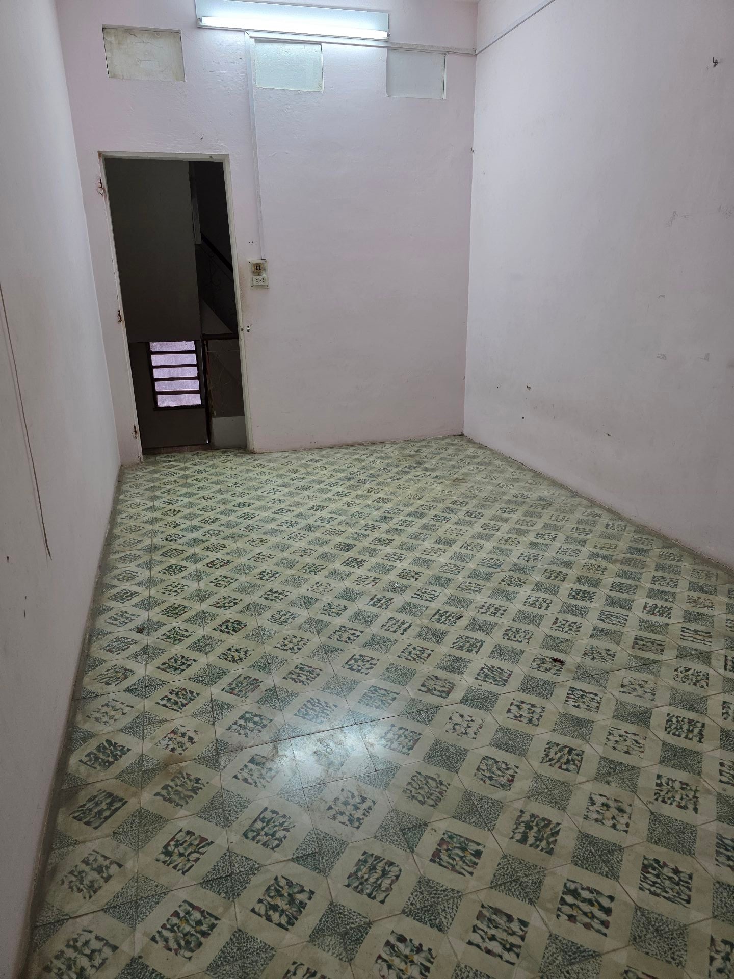 Bán nhà Tam Trinh - diện tích 34m2 3 tầng - Ô tô tránh - giá 10,9 tỷ