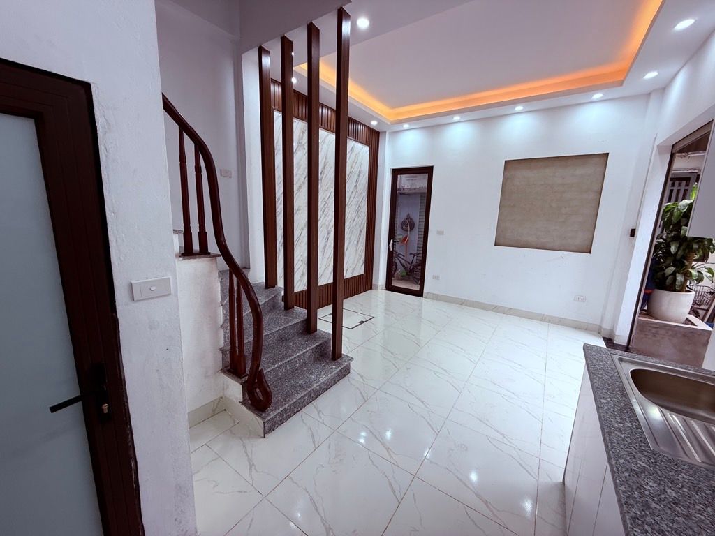 Bán nhà Hoàng Mai - diện tích 30m2 5 tầng - Lô góc - giá 5,98 tỷ