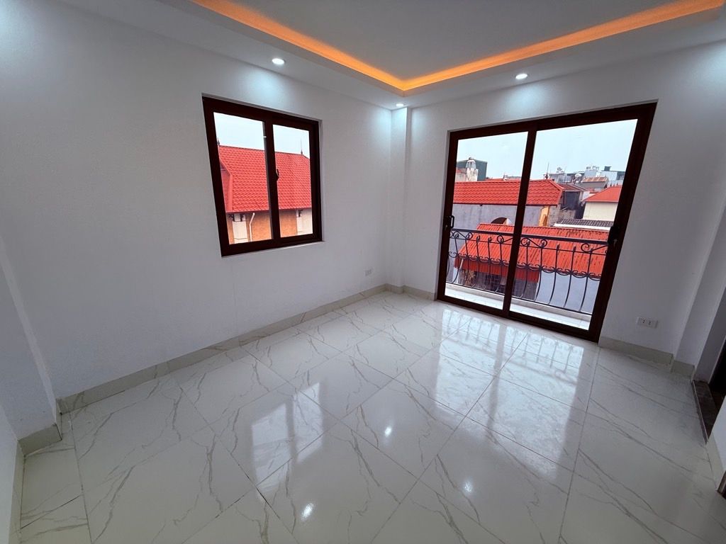 Bán nhà Hoàng Mai - diện tích 30m2 5 tầng - Lô góc - giá 5,98 tỷ