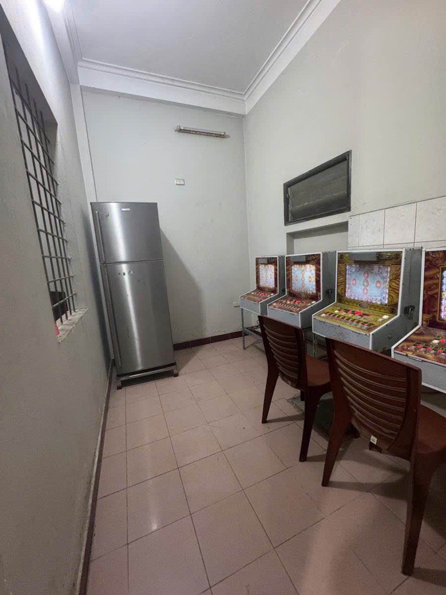 Bán nhà Nguyễn Đức Cảnh - diện tích 48m2 2 tầng - Nhà mặt phố, ô tô đỗ cửa - giá 4,5 tỷ