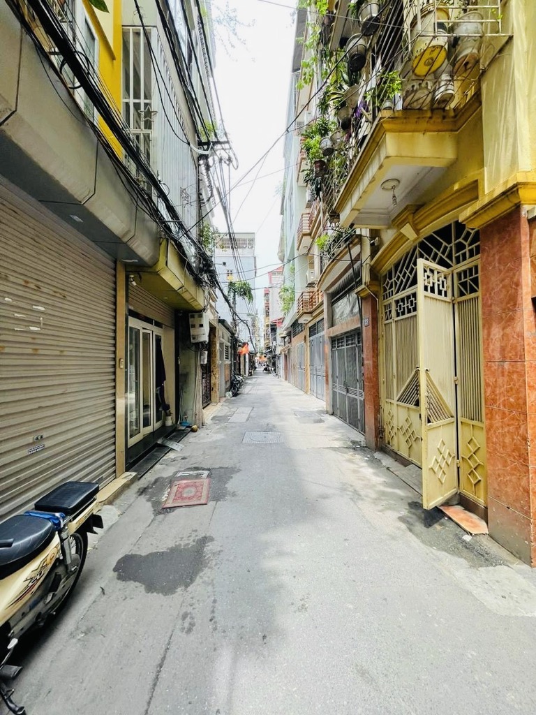 Bán nhà Lê Thanh Nghị - diện tích 91m2 4 tầng - Mặt ngõ ô tô - giá 29,9 tỷ