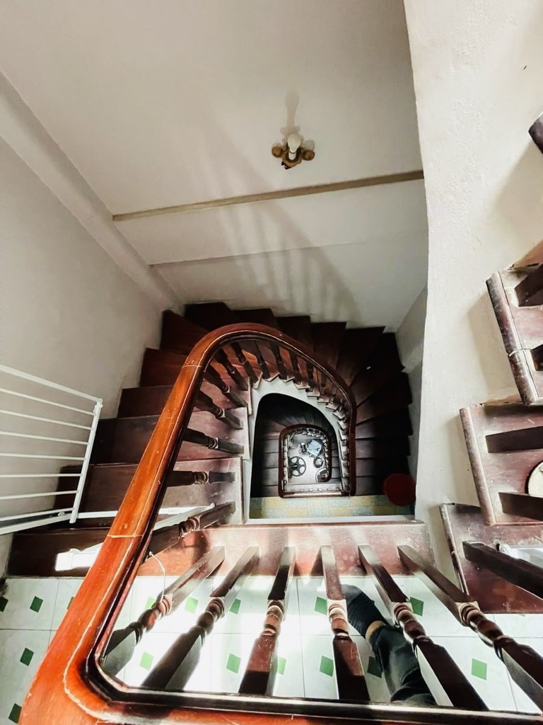 Bán nhà Lê Thanh Nghị - diện tích 91m2 4 tầng - Mặt ngõ ô tô - giá 29,9 tỷ