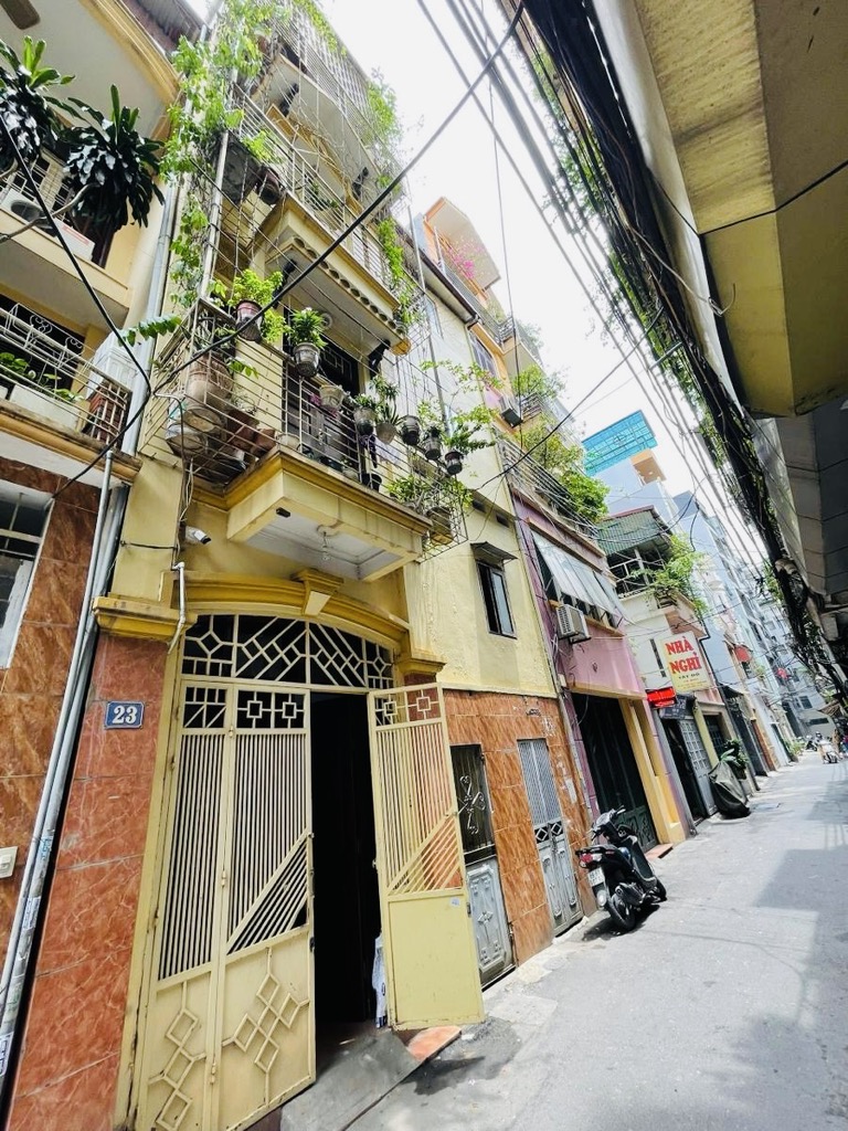 Bán nhà Lê Thanh Nghị - diện tích 91m2 4 tầng - Mặt ngõ ô tô - giá 29,9 tỷ