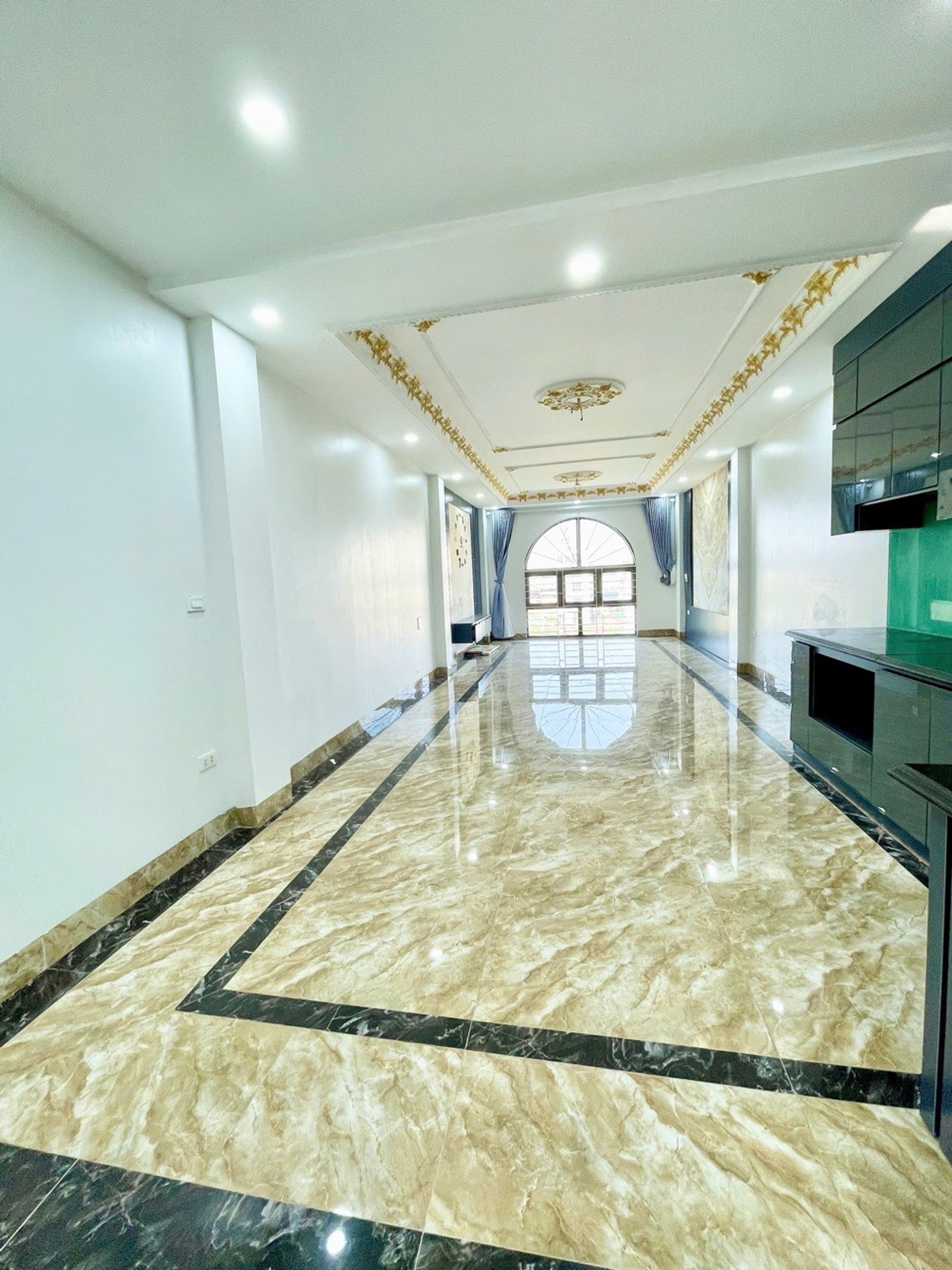 Bán nhà Đỗ Mười - diện tích 53m2 7 tầng - Nhà mặt phố kinh doanh đa dạng - giá 21,8 tỷ