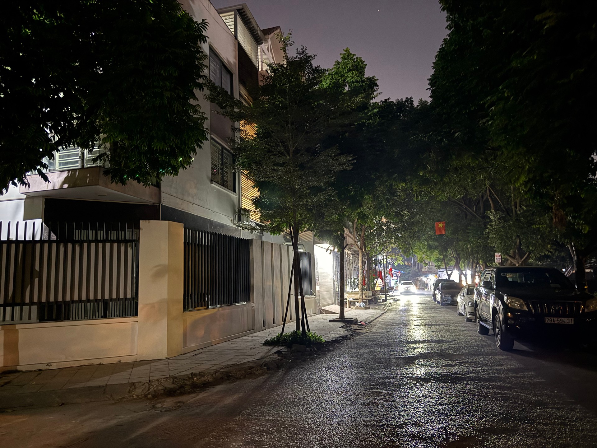 Bán nhà Ngõ 3 ô tô tránh - diện tích 113.5m2 5 tầng - Lô góc 2 mặt thoáng - giá 32 tỷ