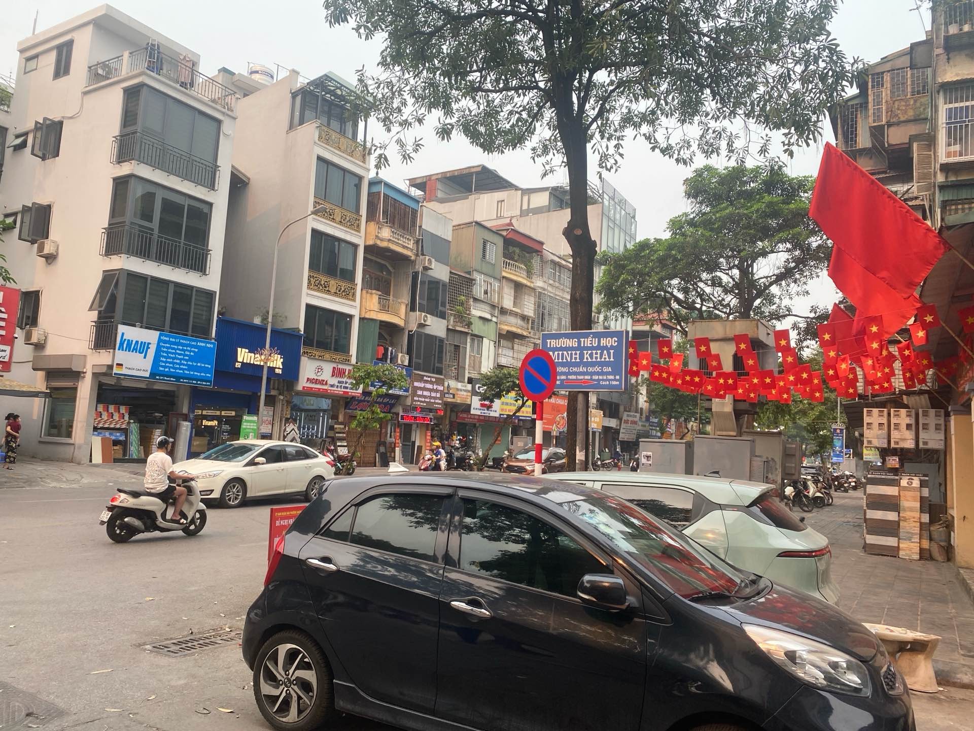 Bán nhà Thanh Nhàn - diện tích 74m2 1 tầng - Ô tô đỗ cửa - giá 6,38 tỷ