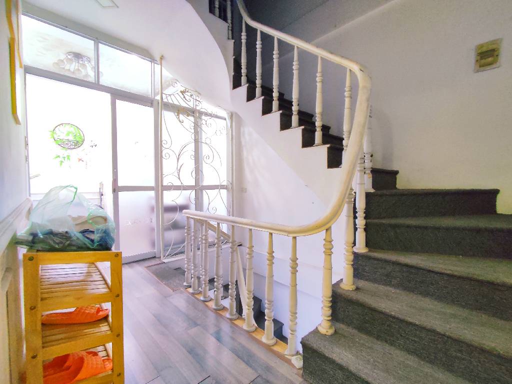 Bán nhà La Thành - diện tích 60m2 6 tầng - MẶT PHỐ - VỈA HÈ - KINH DOANH SẦM UẤT - giá 35,8 tỷ