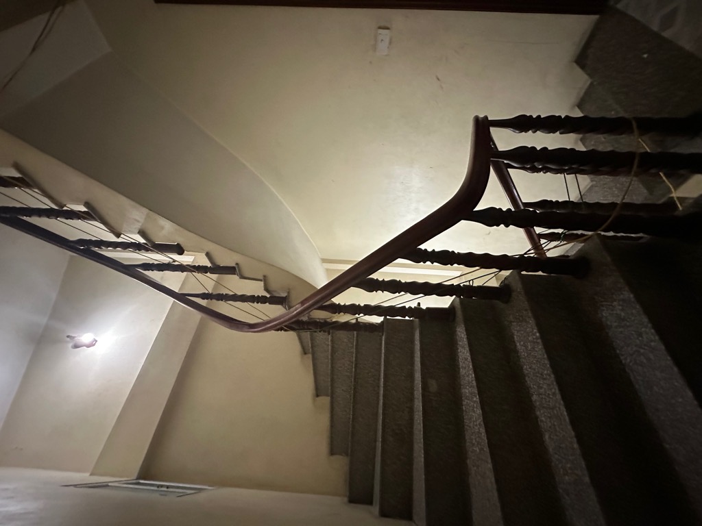 Bán nhà Vũ Tông Phan - diện tích 53m2 7 tầng - MẶT PHỐ VIP - HOA HẬU GIỮA LÒNG THỦ ĐÔ - giá 31 tỷ