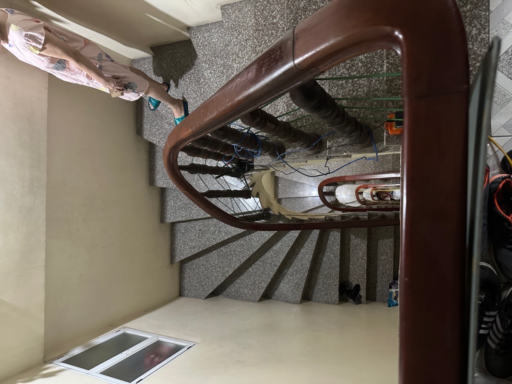 Bán nhà Vũ Tông Phan - diện tích 53m2 7 tầng - MẶT PHỐ VIP - HOA HẬU GIỮA LÒNG THỦ ĐÔ - giá 31 tỷ