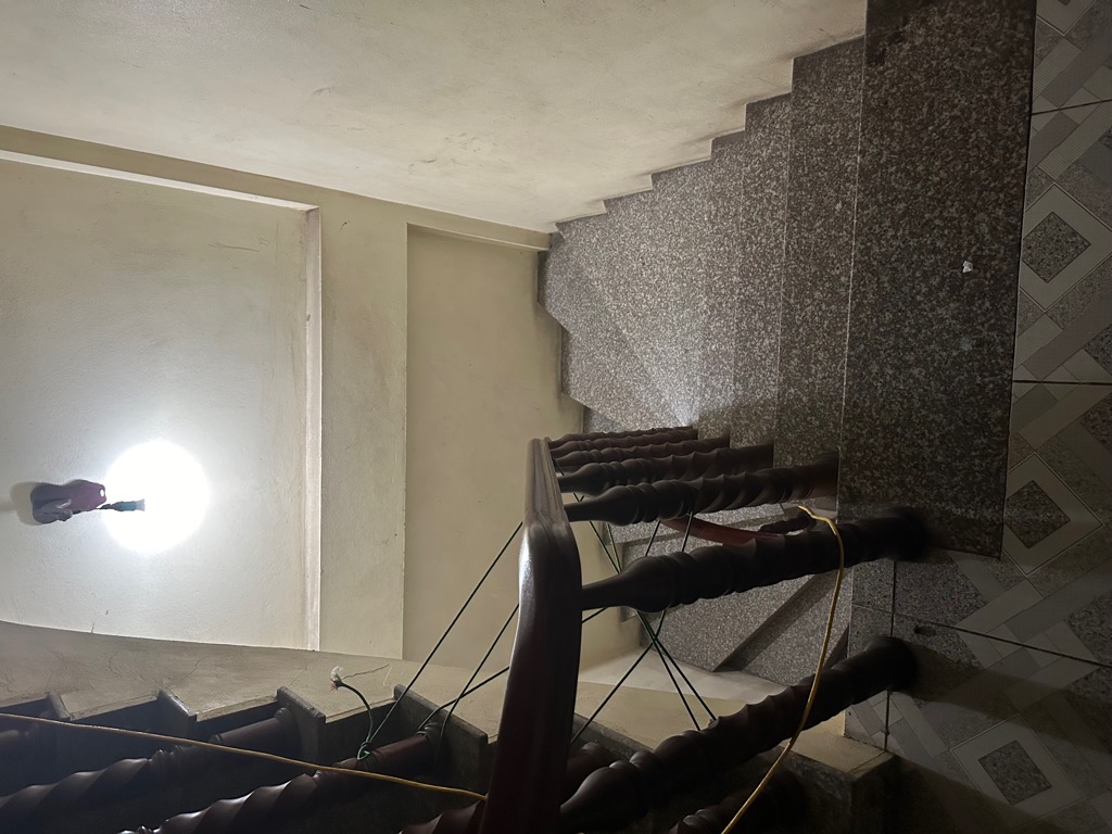 Bán nhà Vũ Tông Phan - diện tích 53m2 7 tầng - MẶT PHỐ VIP - HOA HẬU GIỮA LÒNG THỦ ĐÔ - giá 31 tỷ