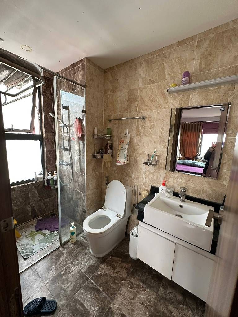 Bán nhà Hoàng Mai - diện tích 97m2 26 tầng - Sổ đỏ chính chủ - giá 8,7 tỷ