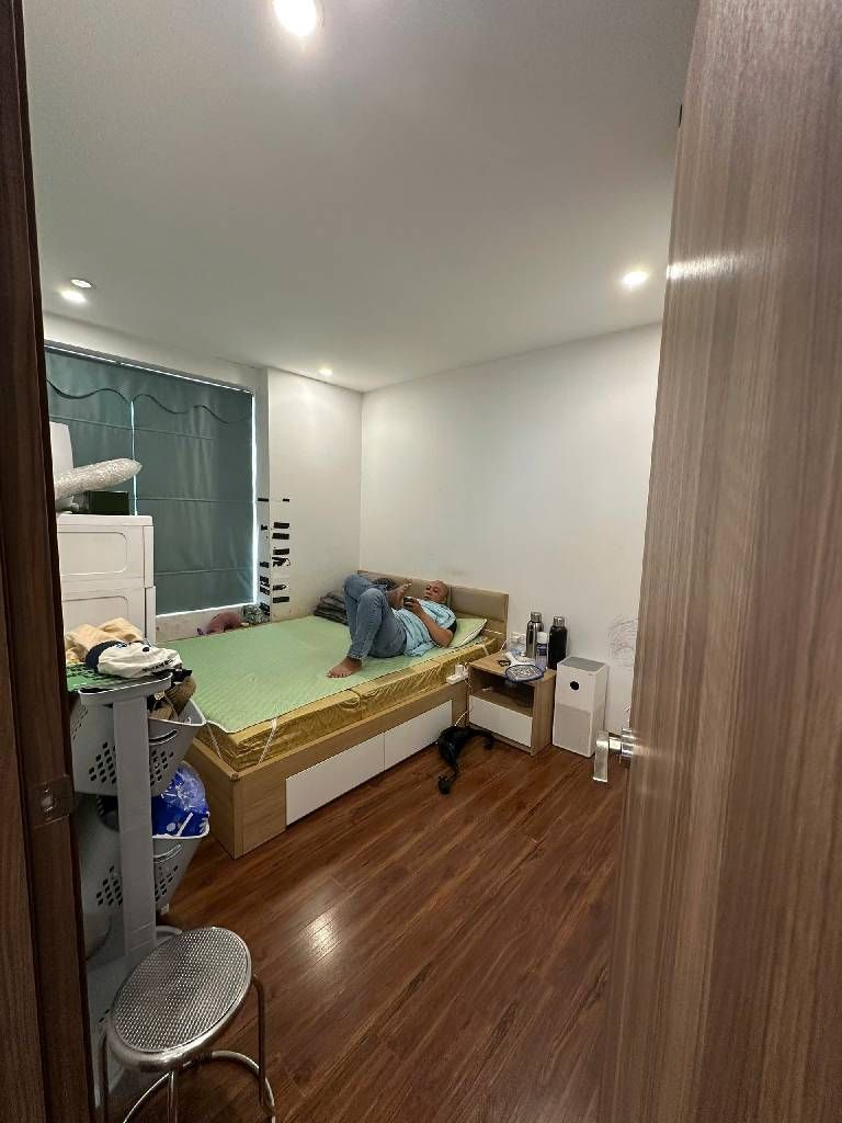 Bán nhà Hoàng Mai - diện tích 97m2 26 tầng - Sổ đỏ chính chủ - giá 8,7 tỷ