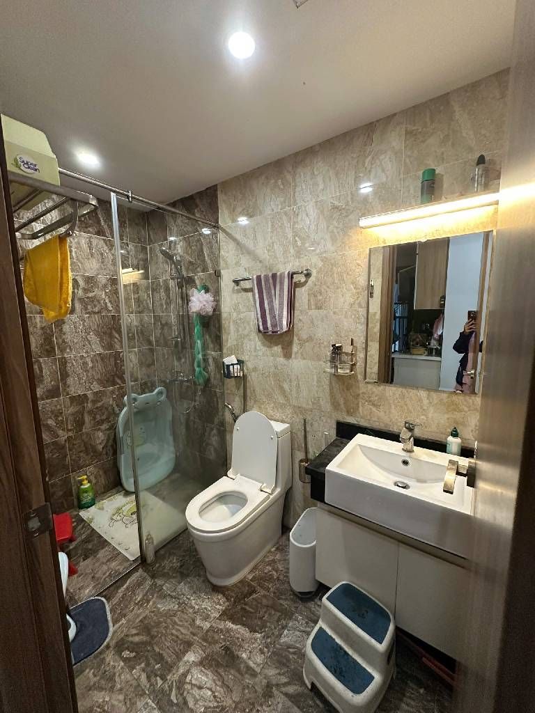 Bán nhà Hoàng Mai - diện tích 97m2 26 tầng - Sổ đỏ chính chủ - giá 8,7 tỷ