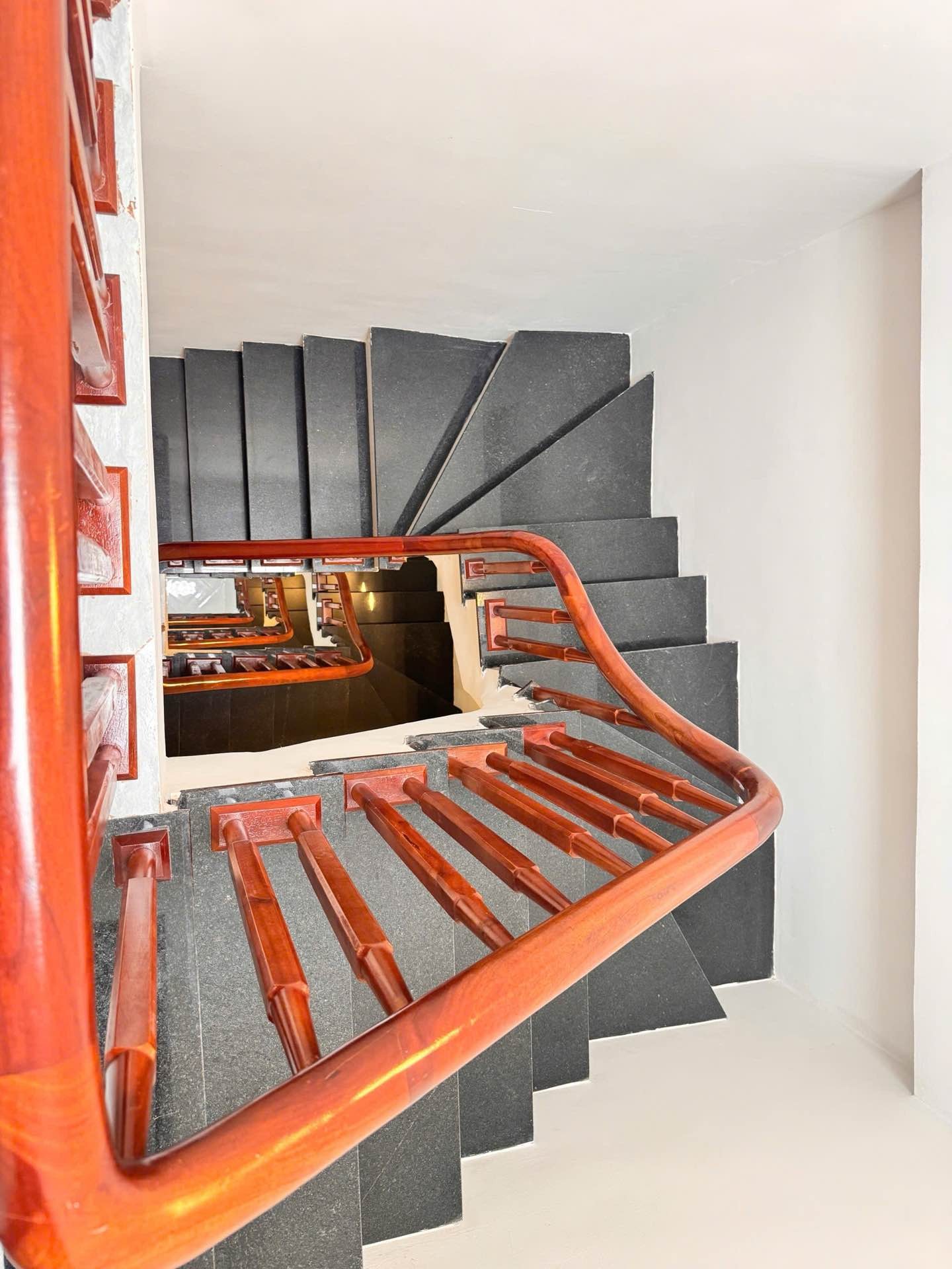 Bán nhà Trương Định - diện tích 32m2 5 tầng - Nhà đẹp hiện đại ở ngay - giá 8,7 tỷ