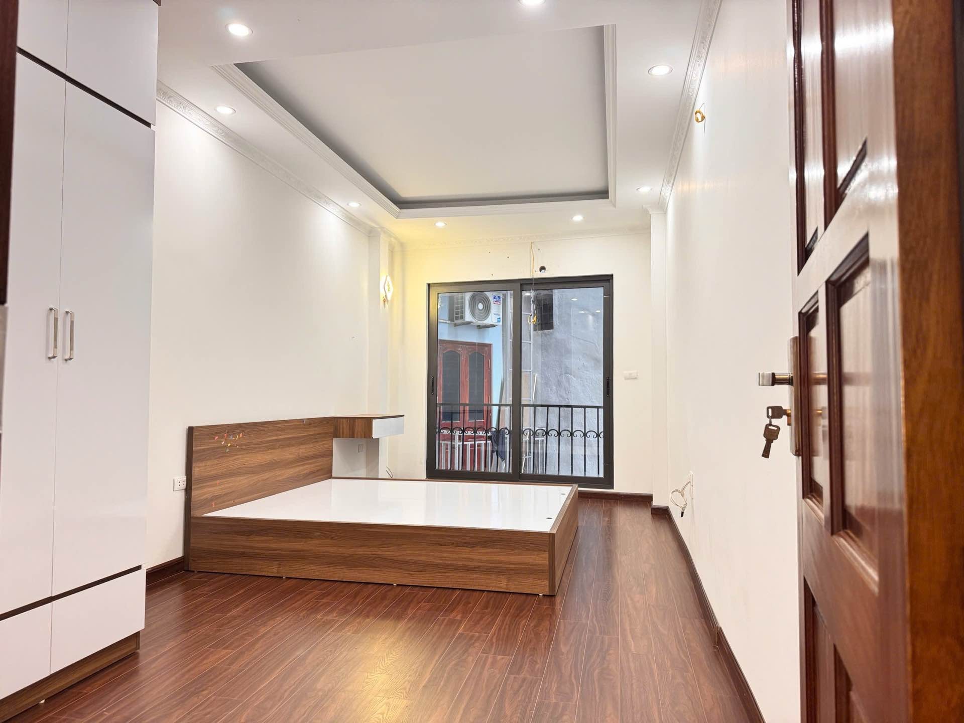 Bán nhà Trương Định - diện tích 32m2 5 tầng - Nhà đẹp hiện đại ở ngay - giá 8,7 tỷ