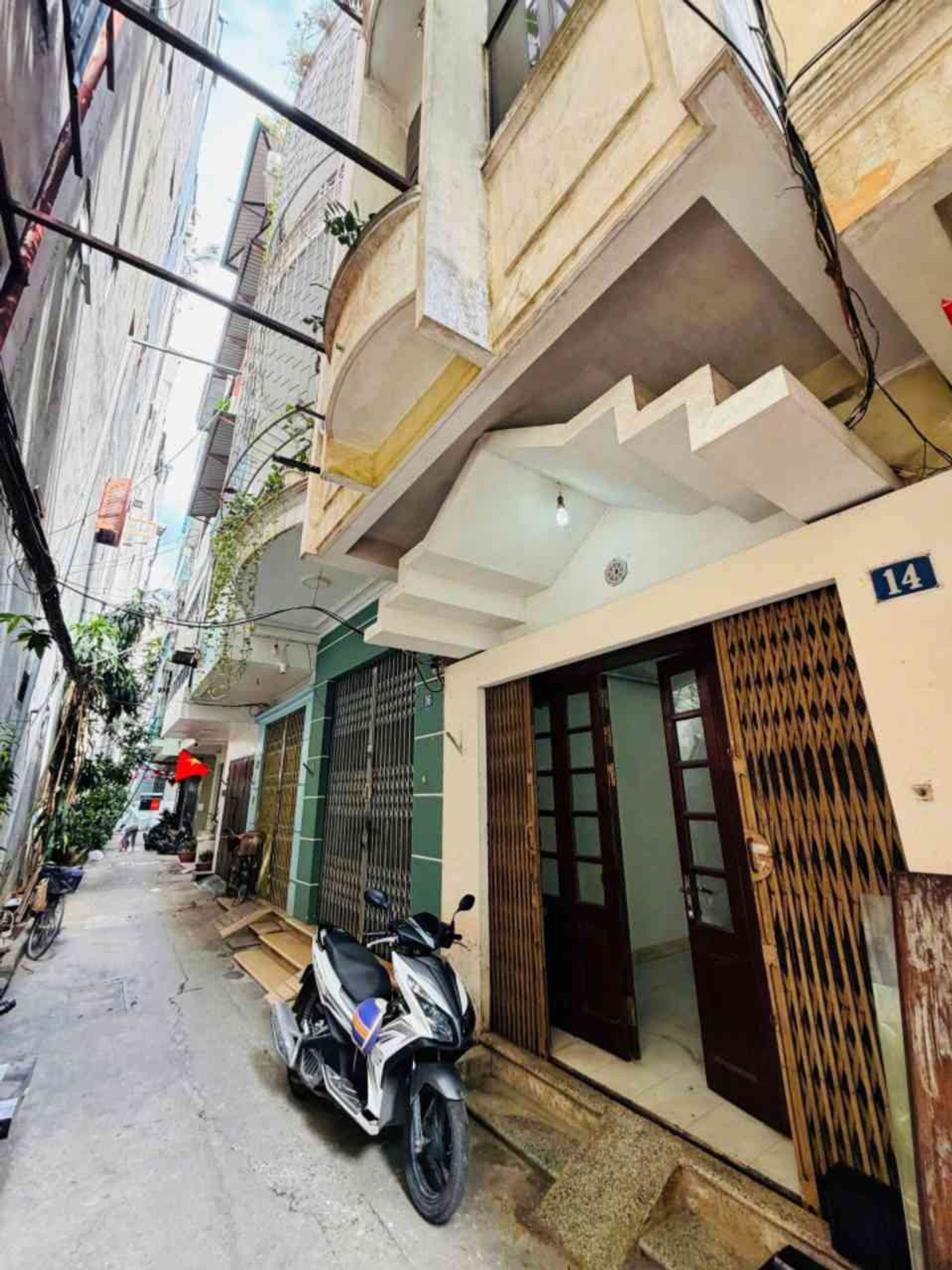 Bán nhà Đê La Thành - diện tích 31m2 4 tầng - Ô tô lý thuyết - giá 10,6 tỷ