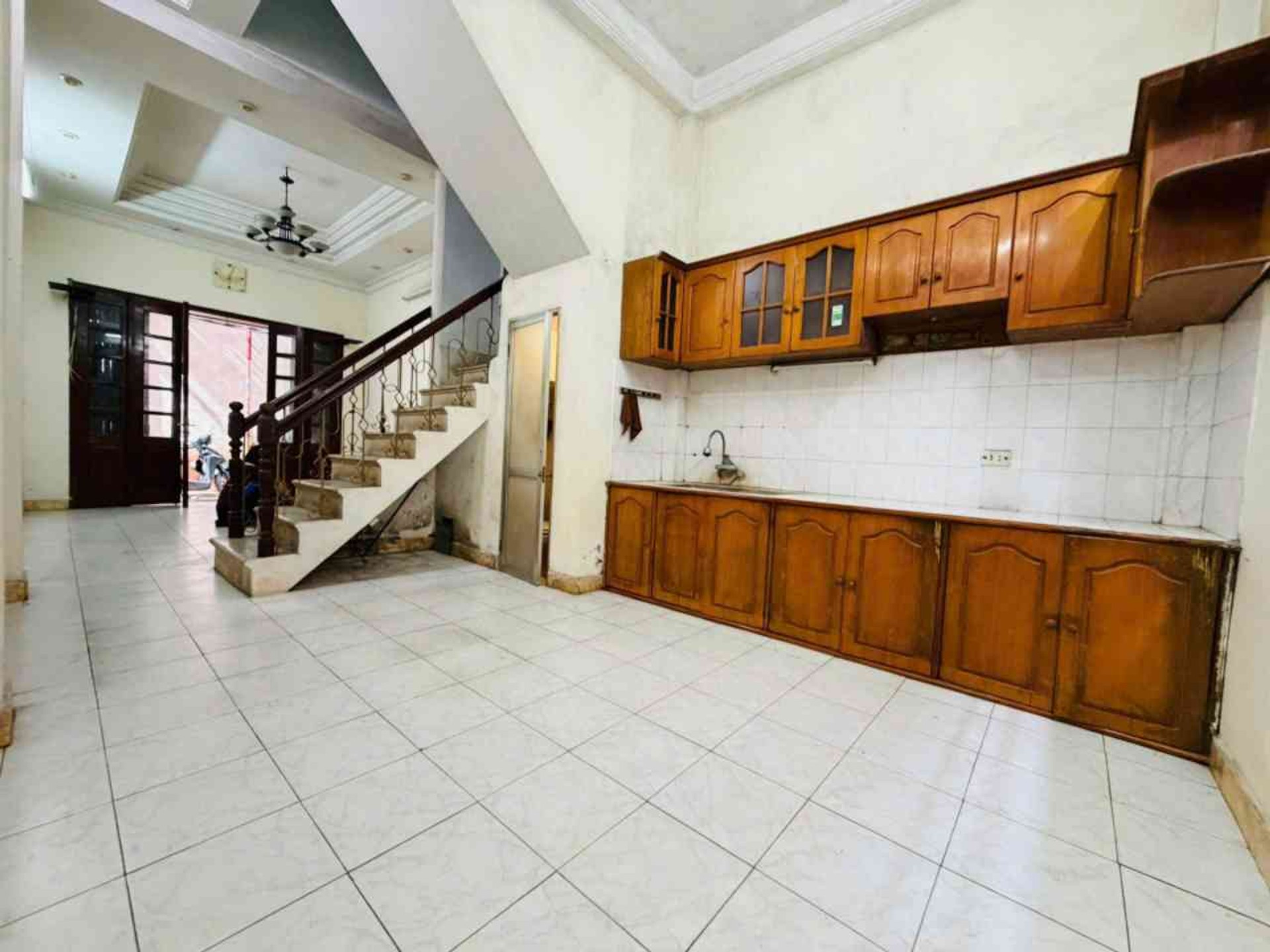 Bán nhà Đê La Thành - diện tích 31m2 4 tầng - Ô tô lý thuyết - giá 10,6 tỷ