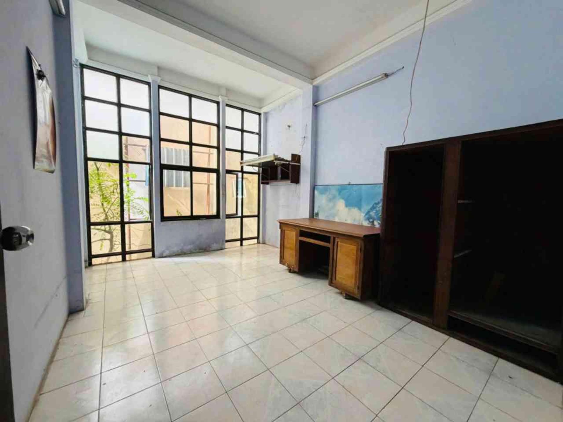 Bán nhà Đê La Thành - diện tích 31m2 4 tầng - Ô tô lý thuyết - giá 10,6 tỷ