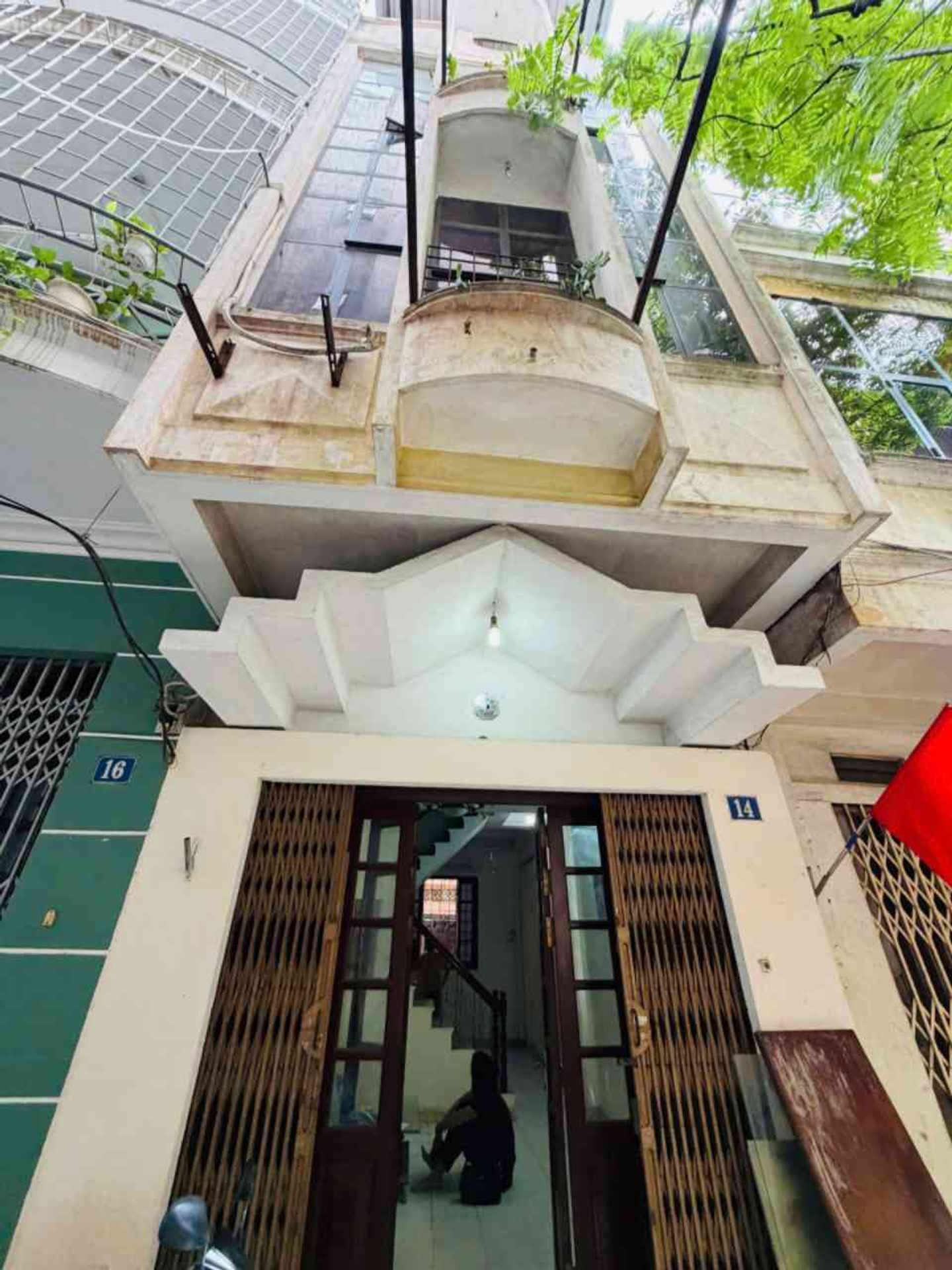 Bán nhà Đê La Thành - diện tích 31m2 4 tầng - Ô tô lý thuyết - giá 10,6 tỷ