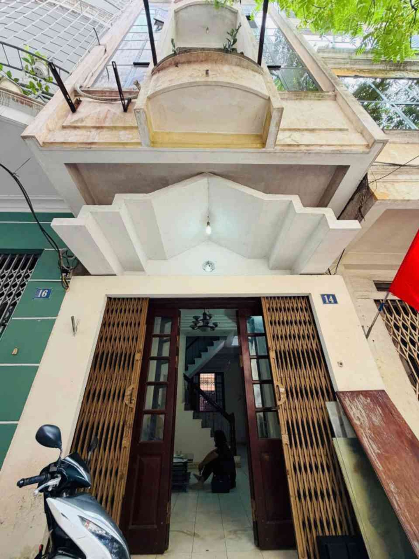Bán nhà Đê La Thành - diện tích 31m2 4 tầng - Ô tô lý thuyết - giá 10,6 tỷ