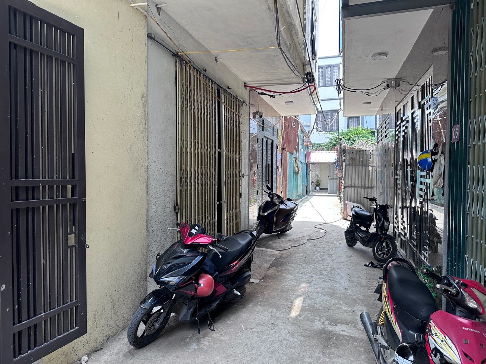 Bán nhà Lê Trọng Tấn - diện tích 40m2 3 tầng - Nhà đẹp mới xây - giá 3,7 tỷ