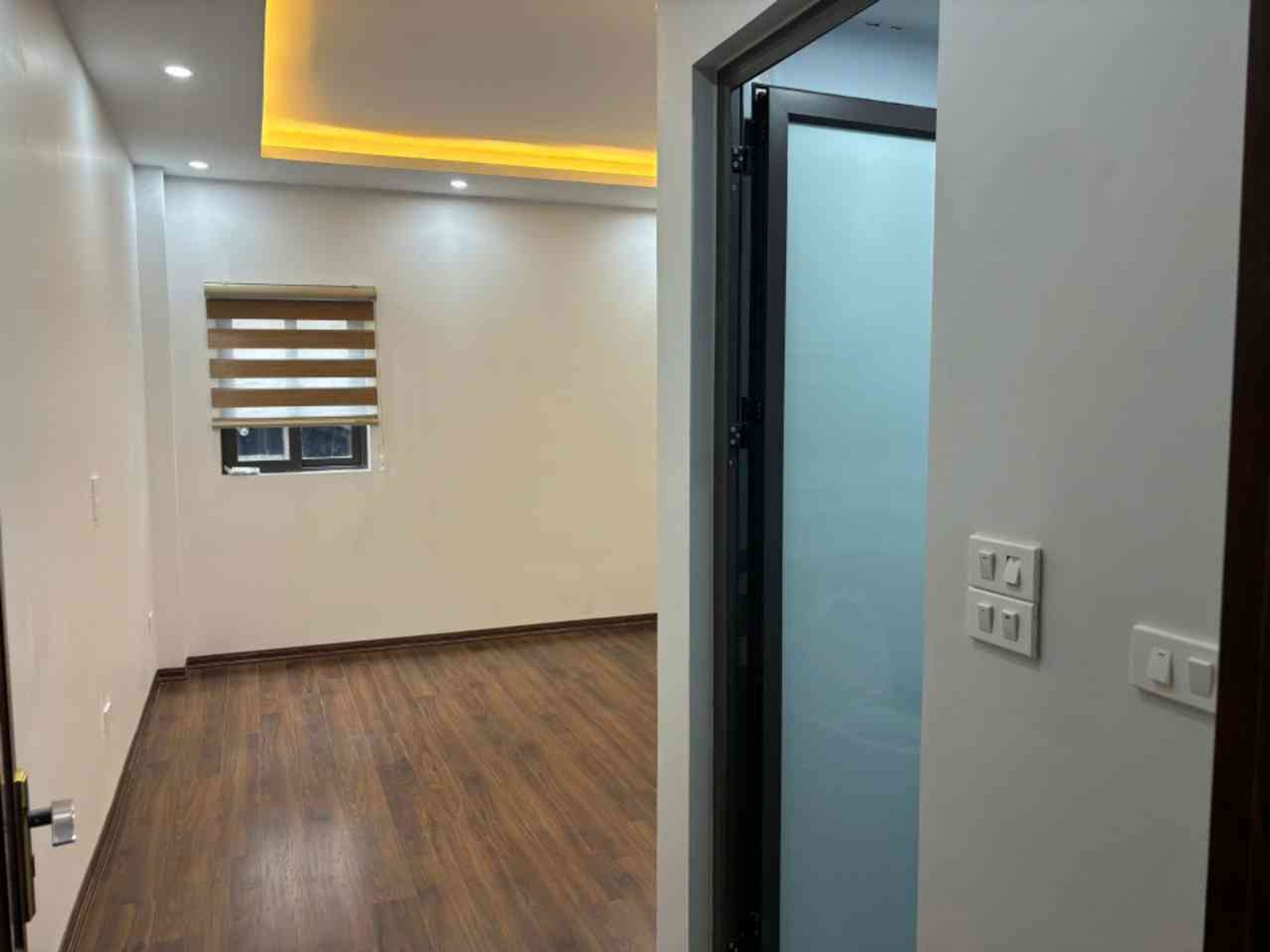 Bán nhà Minh Khai - diện tích 56m2 6 tầng - Ô tô đỗ cửa - giá 14,9 tỷ