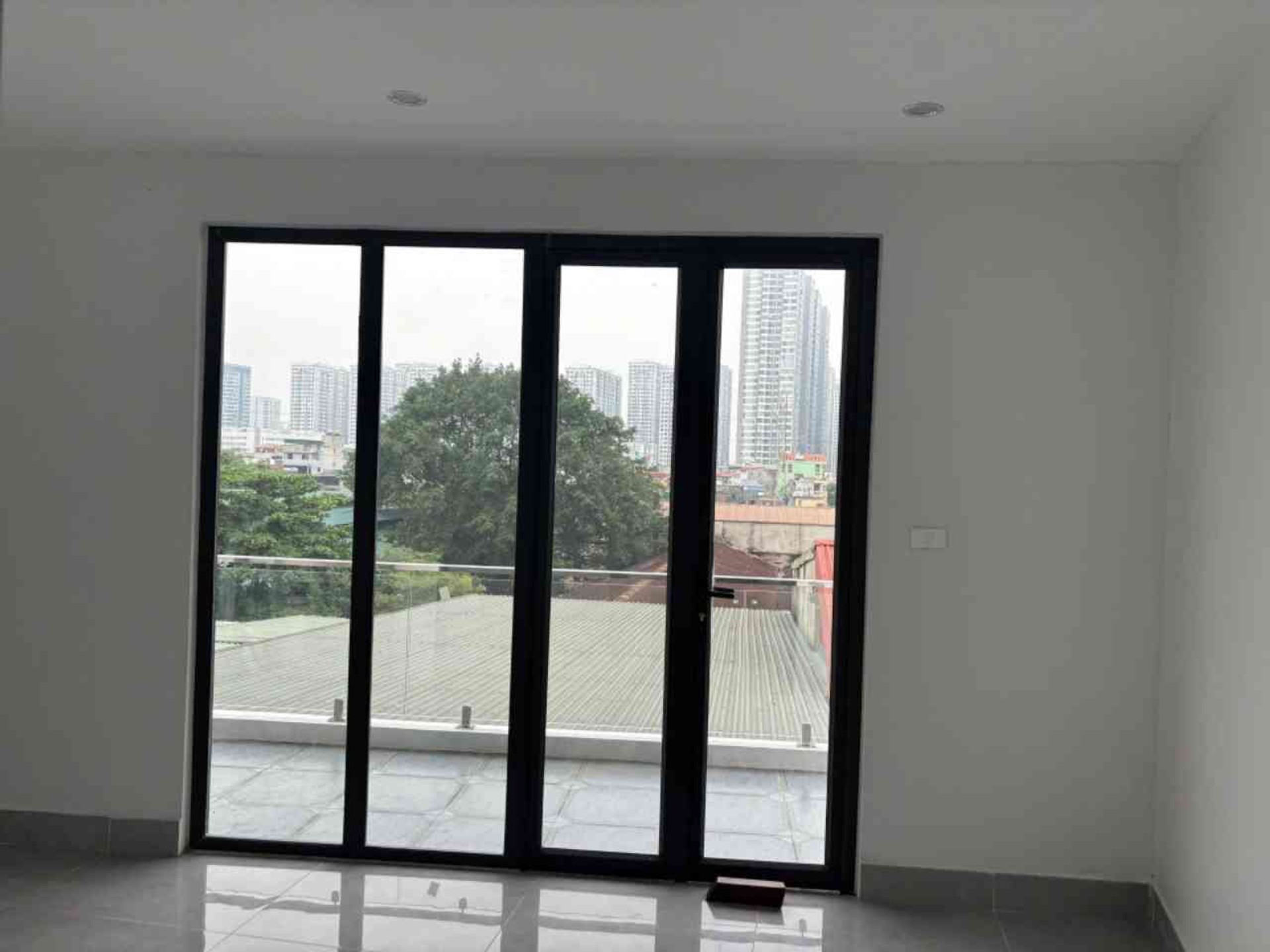 Bán nhà Minh Khai - diện tích 56m2 6 tầng - Ô tô đỗ cửa - giá 14,9 tỷ