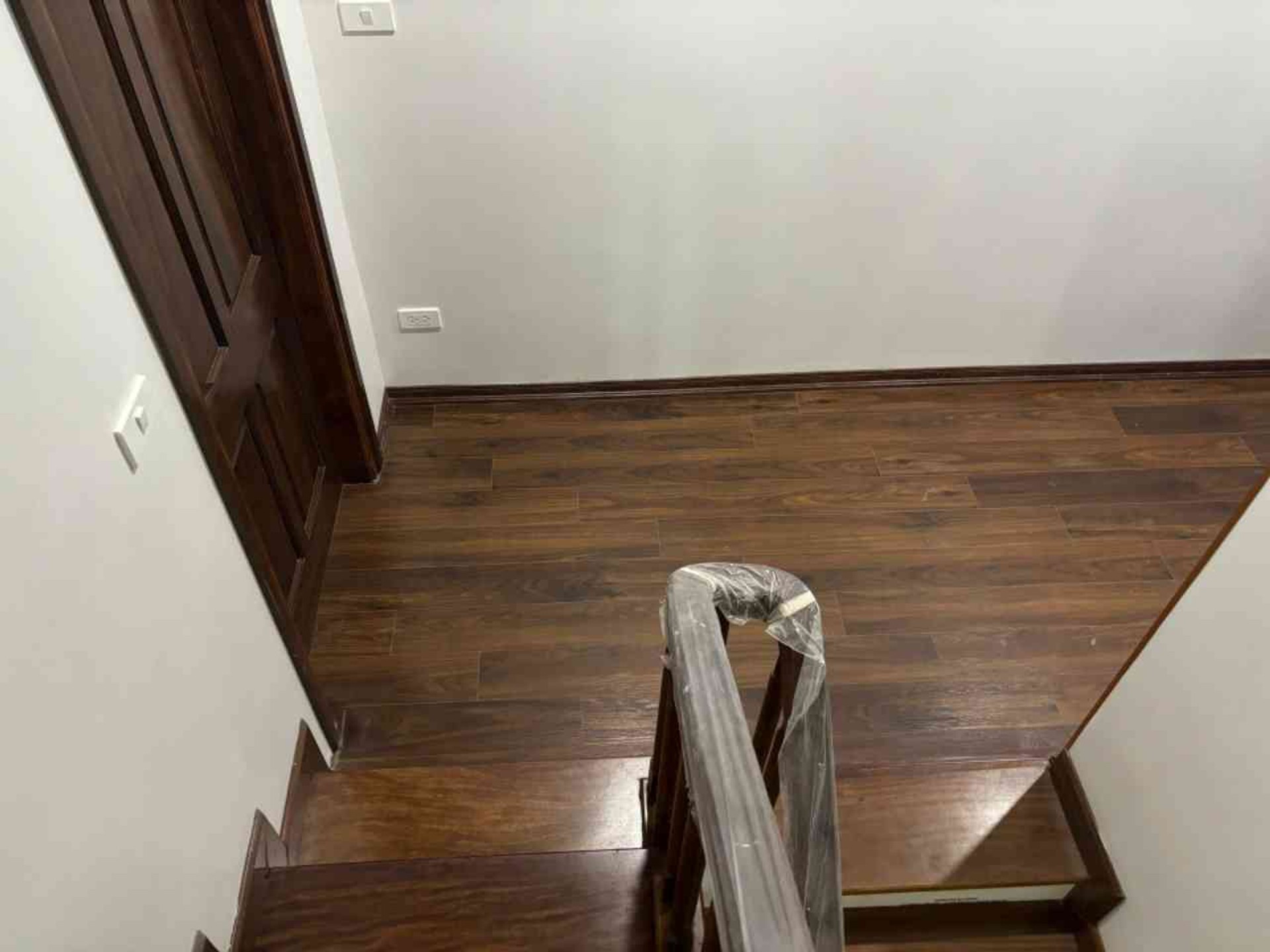 Bán nhà Minh Khai - diện tích 56m2 6 tầng - Ô tô đỗ cửa - giá 14,9 tỷ